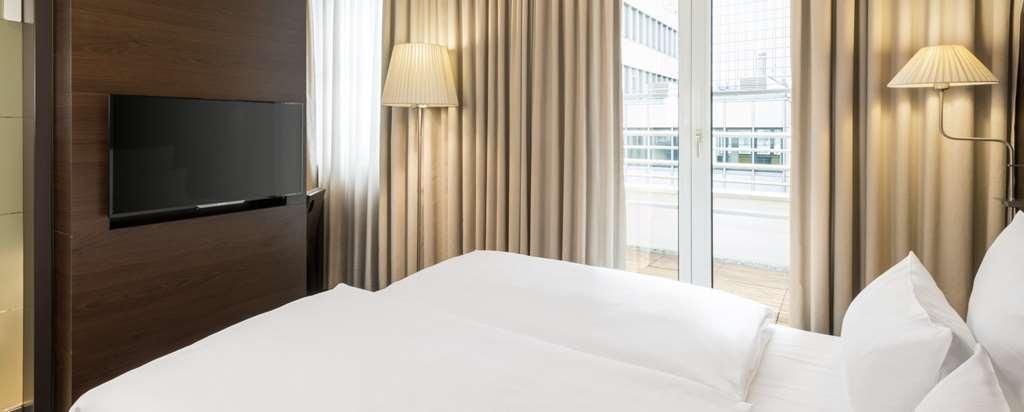 Nh Koenigsallee Hotel 4*