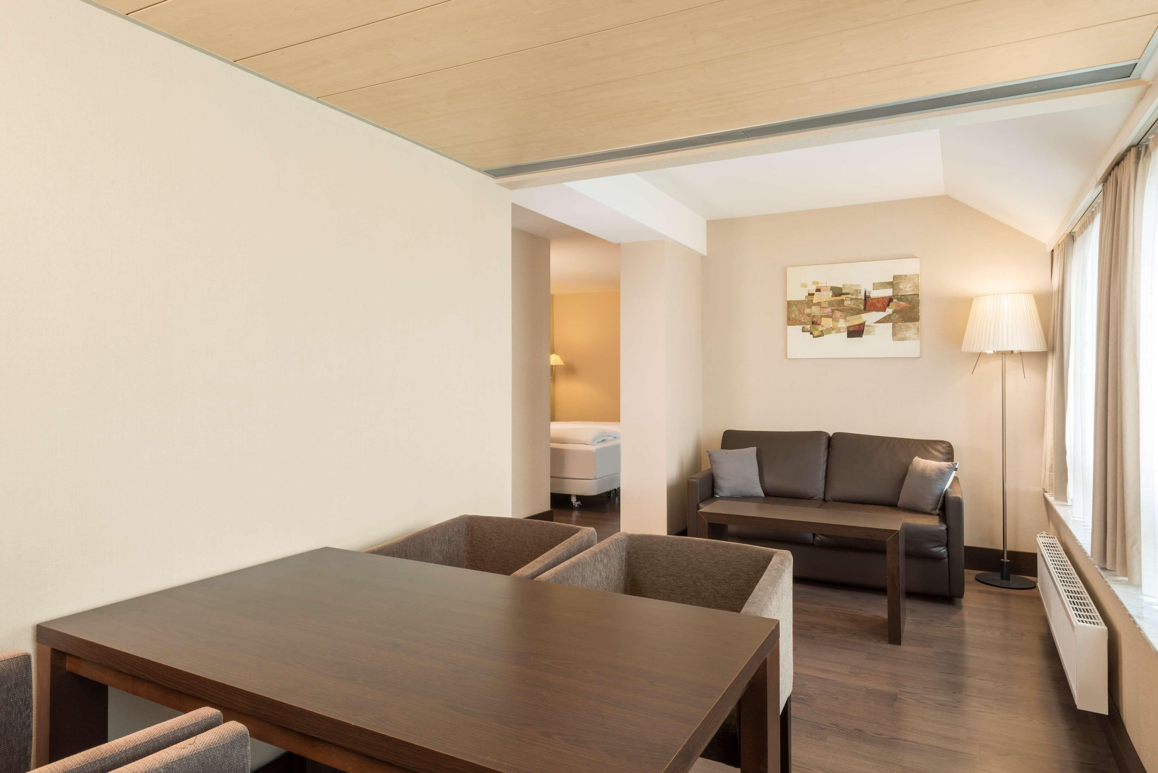 Hotel Nh Koenigsallee Dusseldorf