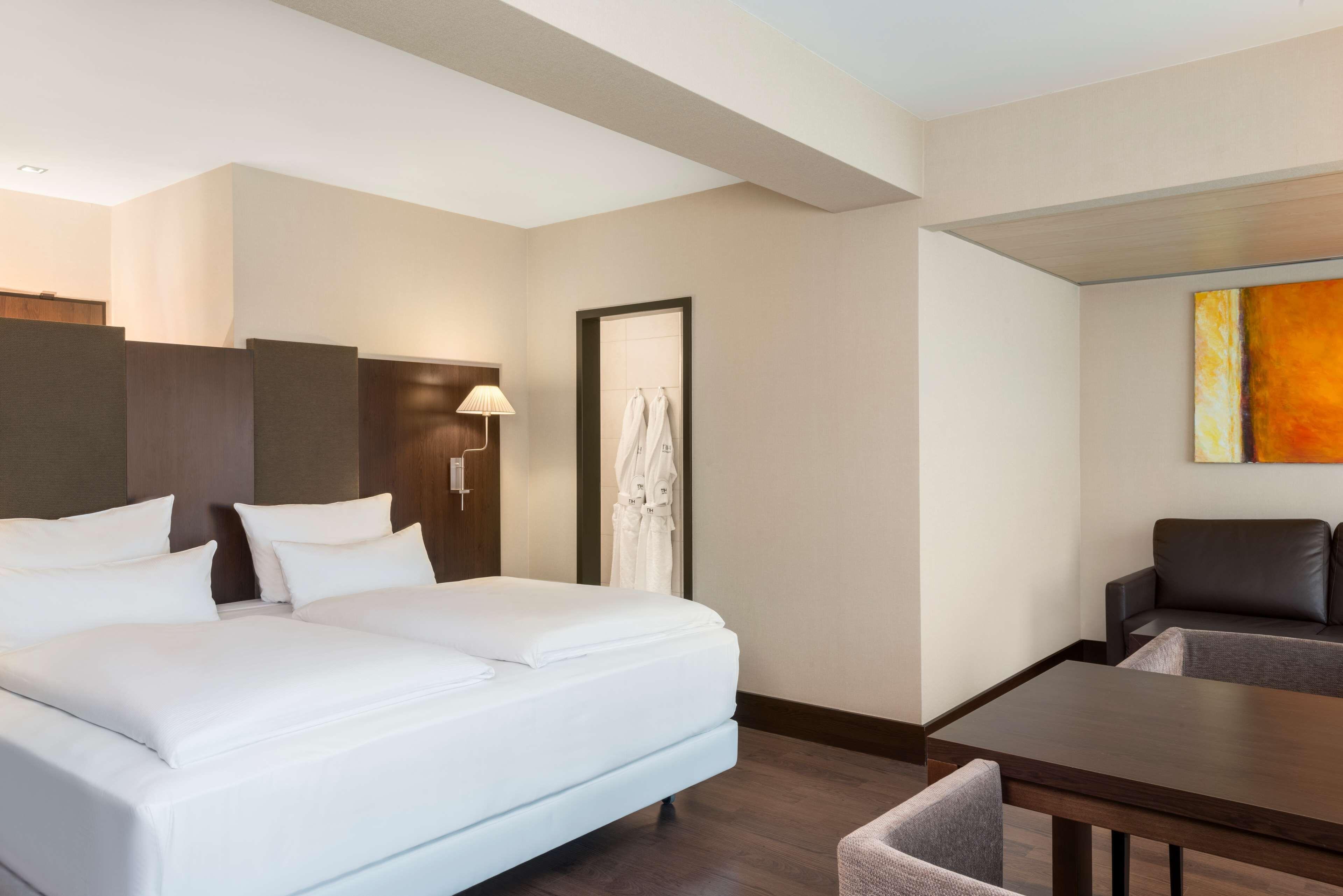 Nh Koenigsallee Hotel 4*